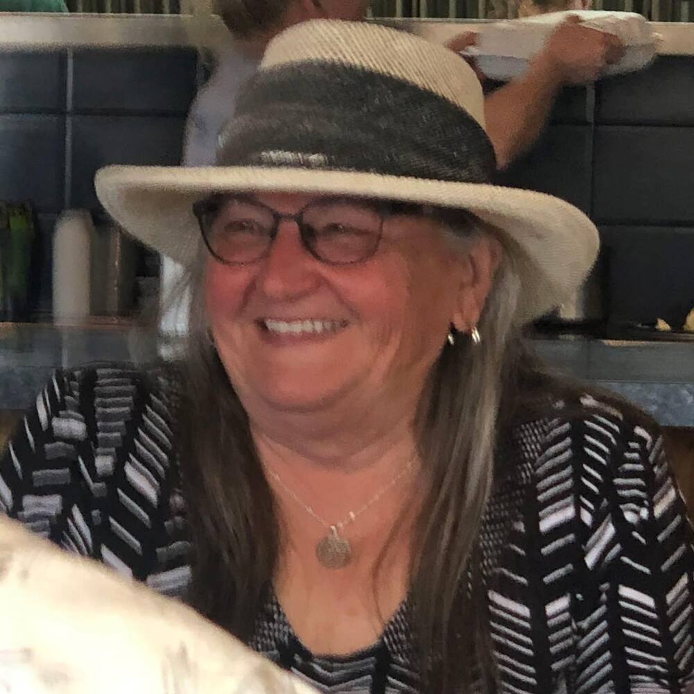 Meet your Posher, Dolores